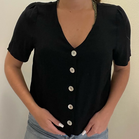 Women’s Button Up Top - Picture 4 of 8